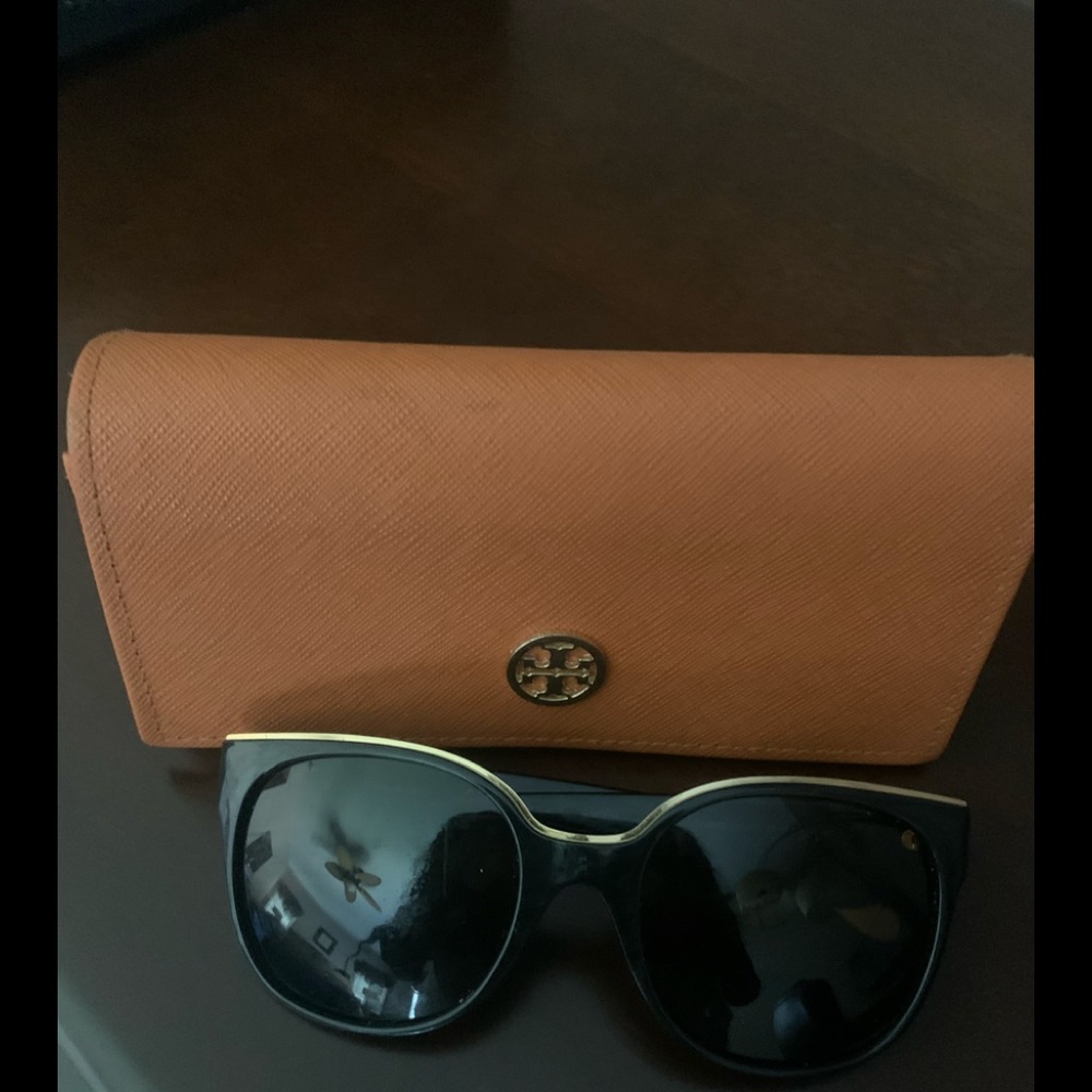 Beautiful Tory Burch Black Sunglasses w/ Gold Trim